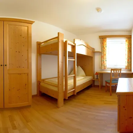 Alpenpark Aparthotel 4*
